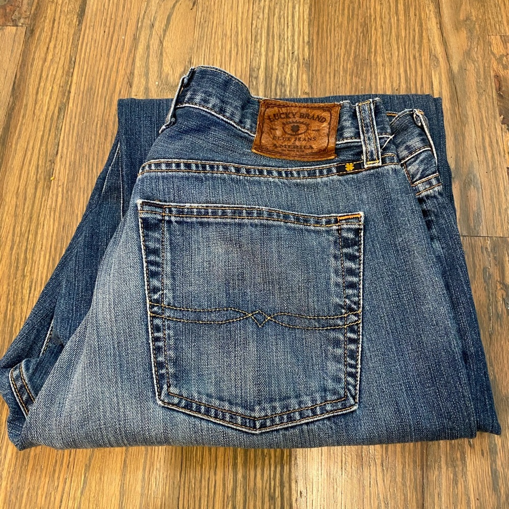 Lucky Brand 181 relaxed fit jeans 34 waist 32 leg
